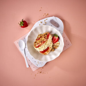 Strawberry Cookie Crumble Cheesecake 750g